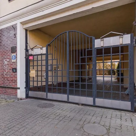 Lägenhet Elegant Studio By Renters *